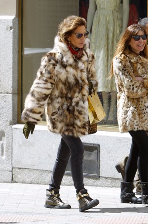 Nati Abascal luce un look con estampado 'animal print'