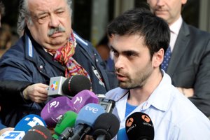 Zeus atiende a los medios