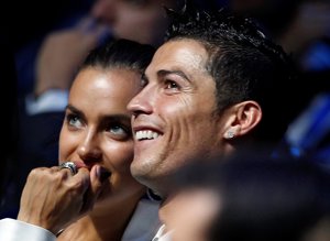 REUTERS Cristiano e Irina durante la gala del Balón de Oro