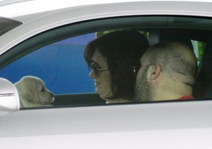 Kiko Rivera junto a Loli Álvarez, y su cachorro de labrador