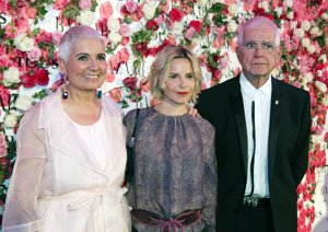 El matrimonio Tous junto a Eugenia Marínez de Irujo