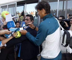 El tenista con sus fans