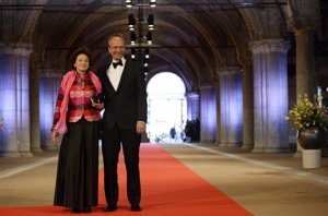 El ministro de Economía Henk Kamp y su esposa