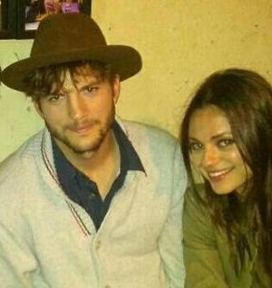 Twitter. Ashton Kutcher y Mila Kunis