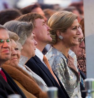 Podemos ver con más detalle los pendientes que ha lucido la nueva Reina