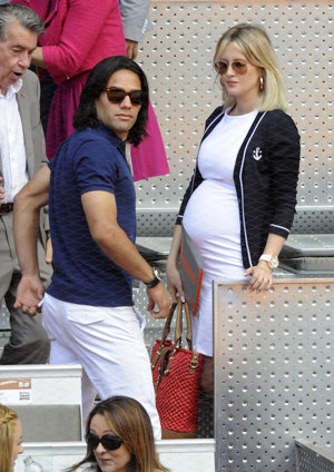 Radamel Falcao junto a su esposa, la cantante argentina Lorelei Tarón