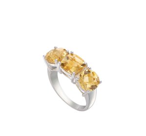 Yanes Young: Anillo de piedras