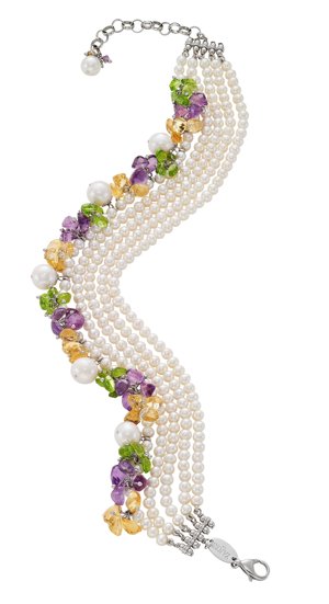 Yanes Young: Collar de perlas y piedras