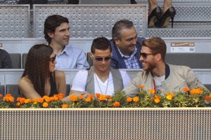 Sergio Ramos, Irina Sayk y Cristiano Ronaldo. Fotos: Ricardo García