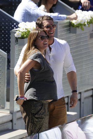 Manu Tenorio junto a su embarazadísima mujer Silvia Casas