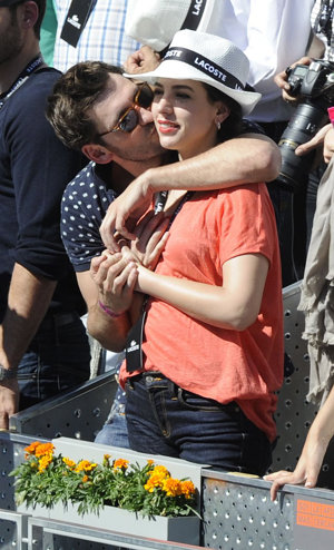 Raúl Arévalo junto a Alicia Rubio