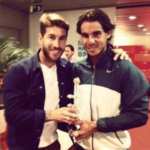FOTO TWITTER SERGIO RAMOS.
Sergio Ramos junto a Rafa Nadal tras su victoria