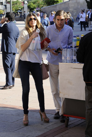 Alejandra Ruiz Rato acompañada de un 