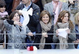 Carmen Martínez Bordiú acompañada de sus amigas Nuria González y su hermana Yolanda.