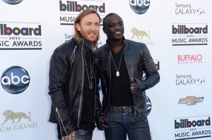 David Guetta con su gran amigo Akon