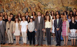 EP Antonio Gutiérrez: Los Príncipes de Asturias con la representación del Instituto de Enseñanza Secundaria de Santo Domingo de Alarcón, Madrid
