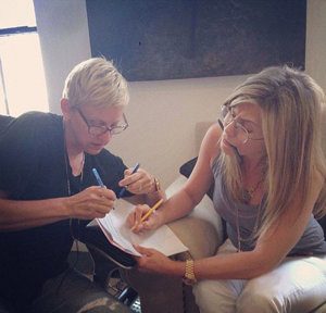 INSTAGRAM ELLEN DEGENERES: La presentadora y Aniston preparando el programa