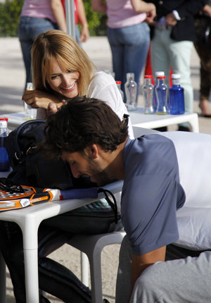 Feliciano López y Alba Carrillo disfrutando de un descanso