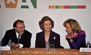 Jesús García, junto a la Reina Doña Sofía y Maria Teresa Fernández de la Vega