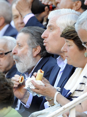 EUROPA PRESS: El Duque de Huéscar al rico pinchito