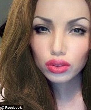 Promise Tepang Phan maquillada ocmo Angelina Jolie FOTOS: FACEBOOK