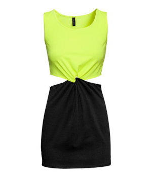 Vestido corto de punto
14,95 €