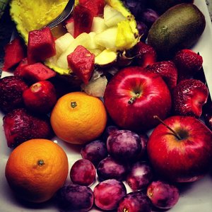 Plato combinado de fruta del cantante