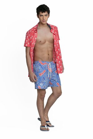 El Armario de la Tele: Para esos chapuzones también propone outfits estampados