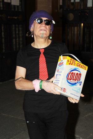 Paco Clavel y su 'bote de Colón'