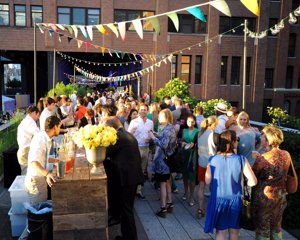 Coach: Ambiente de la fiesta en el High Line en Manhattan, Nueva York