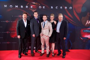 Russell Crowe, Henry Cavill, Zack Snyder, Deborah Snyder y Charles Roven