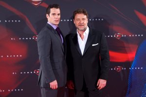 Henry Cavill y Russell Crowe