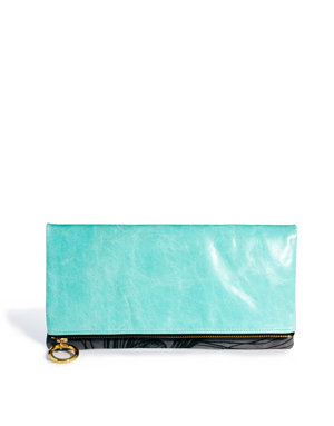 Asos: Clutch de Elizabeth de J & P86,16 €