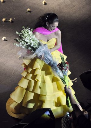 Isabel Pantoja recibió numerosos ramos de flores de sus fansFOTOS: EUROPA PRESS