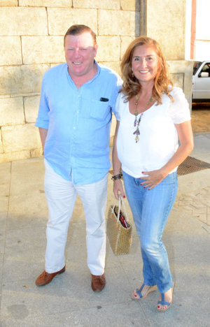 Cesar Cadaval, con su muje