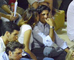 Francisco Rivera Ordóñez y Lourdes Montes, muy acaramelados. Fran sin poder parara de sonreír