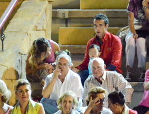 Víctor Puerto con su mujer y sus dos hijos