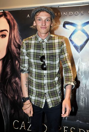 Interpretando a Jace Wayland, la película tiene previsto estrenarse el próximo 30 de Agosto