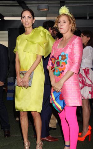 Las dos premiadas durante el evento.