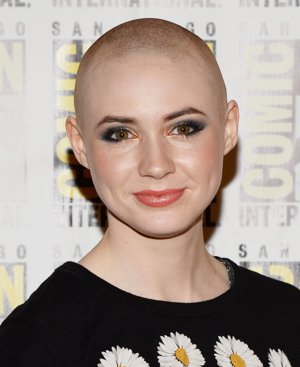Karen Gillan la última en cortarse el pelo al 0. Por exigencias del guión ha causado un gran revuelo en la Comic-Con 2013