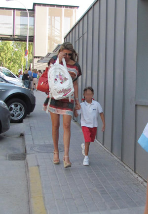 La Duquesa de Terranova, Patricia Olmedilla de la mano de su pequeña