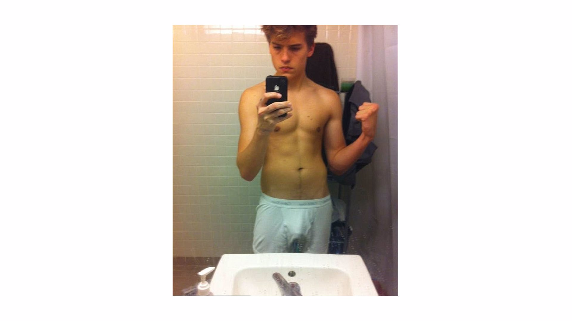 Dylan sprouse desnudo