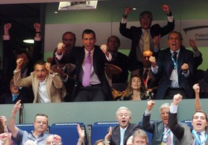 Don Felipe celebra efusivamente la victoria de España en el Eurobasket