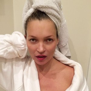 Kate Moss, no podía faltar en la serie