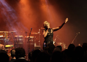 Mary J. Blige amenizó la velada con su actuación.