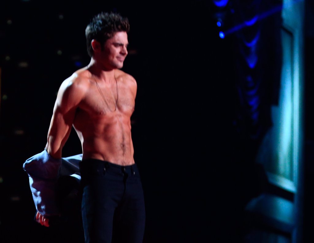 Zac Efron deslumbra en los MTV Movie Award con sus abdominales y Los Juegos  del Hambre arrasan