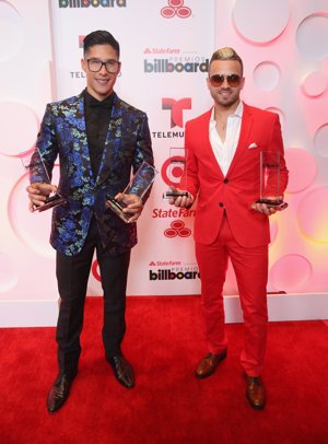 Chino y Nacho, de los hombres más atrevidos de la alfombra roja