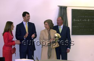 Letizia siempre agradando a los que serían sus suegros