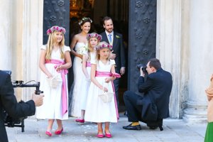 Las princesas Amalia, Alexia y Ariane, unas divertidas damas de honor