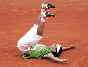 En 2005 celebrando su primer título en París